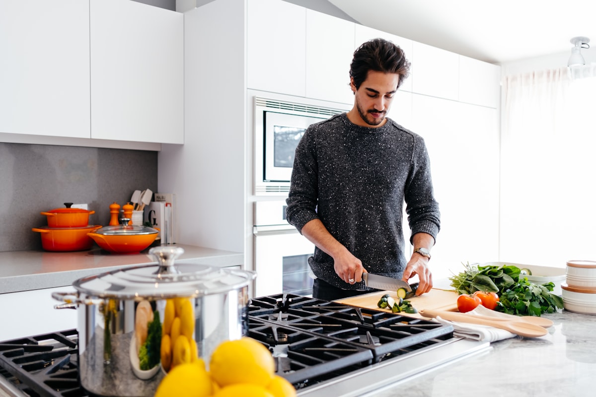Meal prep strategies for busy men